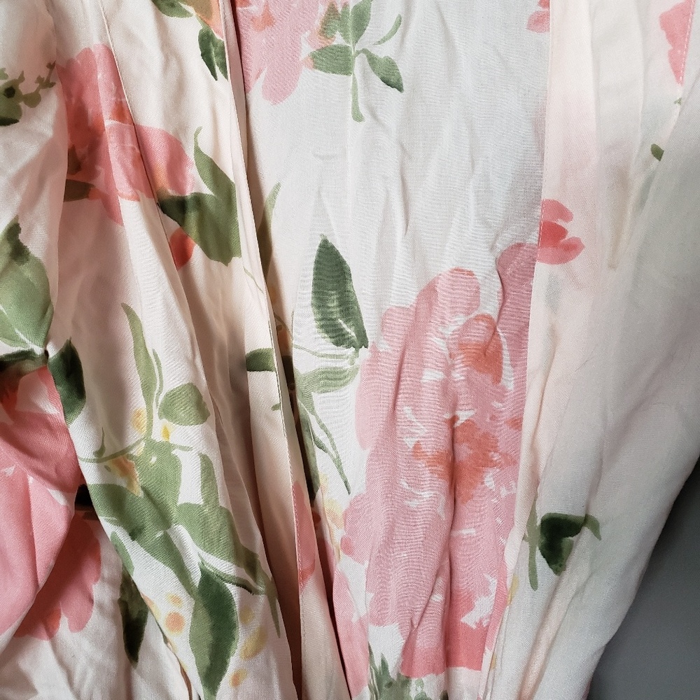 Floral Robe - Picture 2 of 2